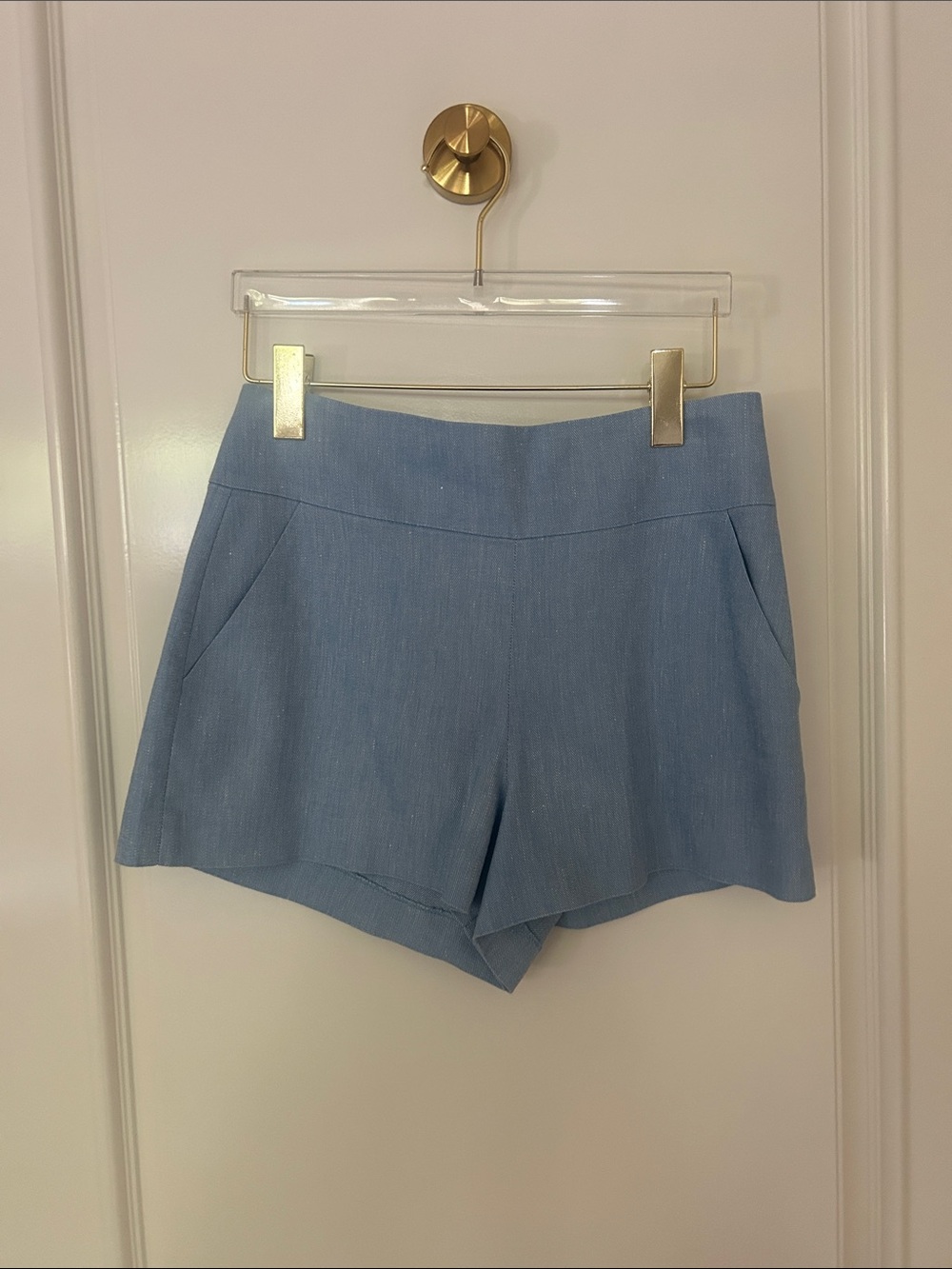 Alice Olivia linen shorts size 4 in chambray blue